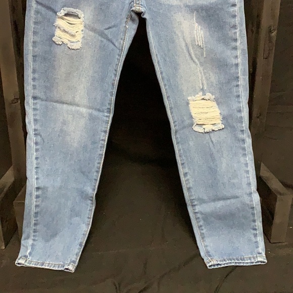 shein- high waisted lightly distressed jeans - Picture 3 of 8